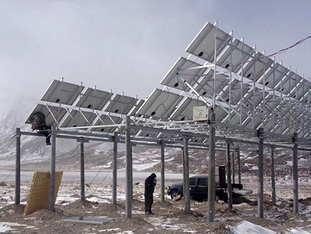 抗寒耐候，筑牢高原光伏“钢铁脊梁”